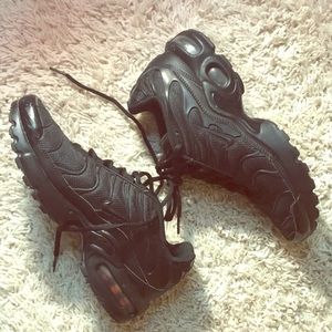 Black nike tn air max size 6.5